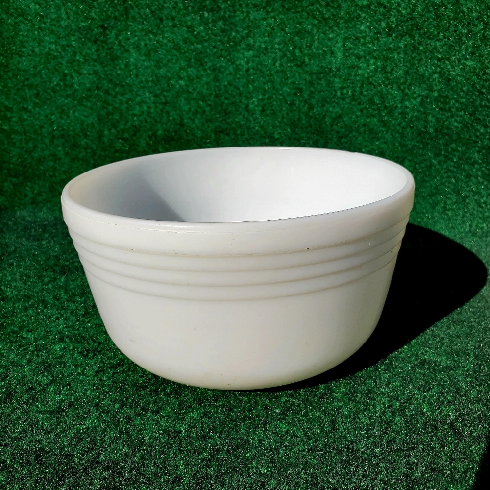 VTG Pyrex Milk Glass Hamilton Beach Ribbed Mixing Bowl #13 USA Racine, WI MCM